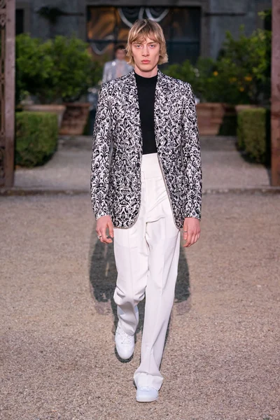 Look 56